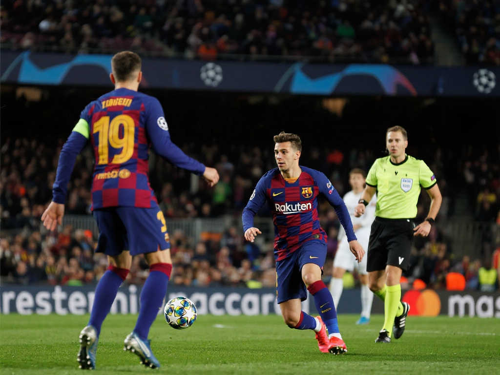 显受到了打 显受到了打