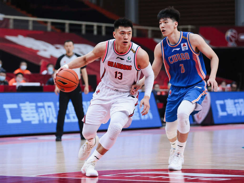 在努力为球 在努力为球